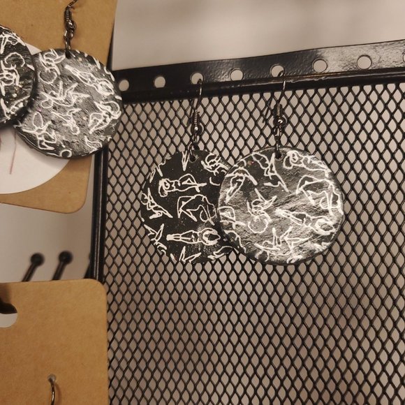 Handmade Born This Way Womens Steel Gray White Matte Finish Clay Discs Earrings - Picture 5 of 10